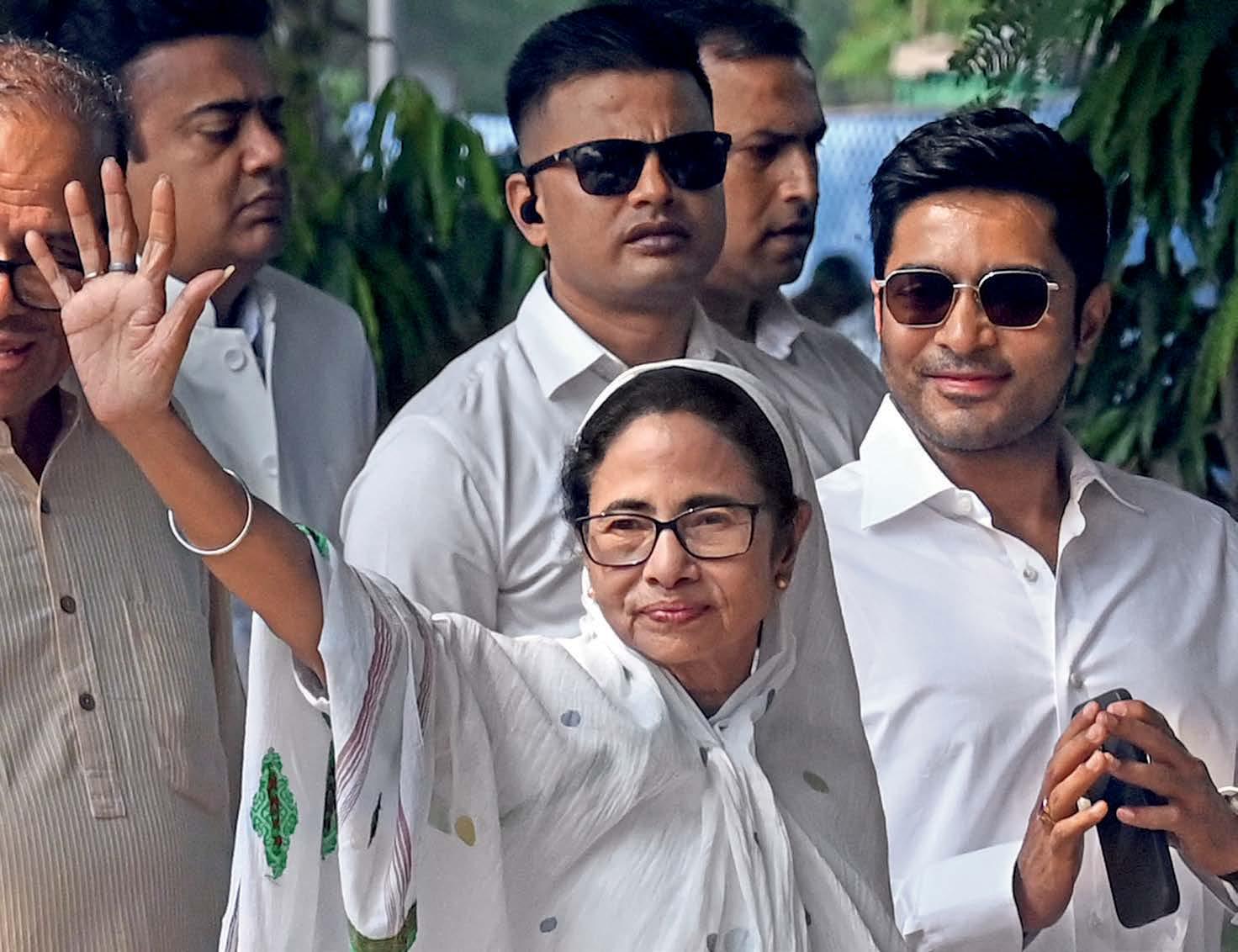 ममता ने साधा संतुलन
